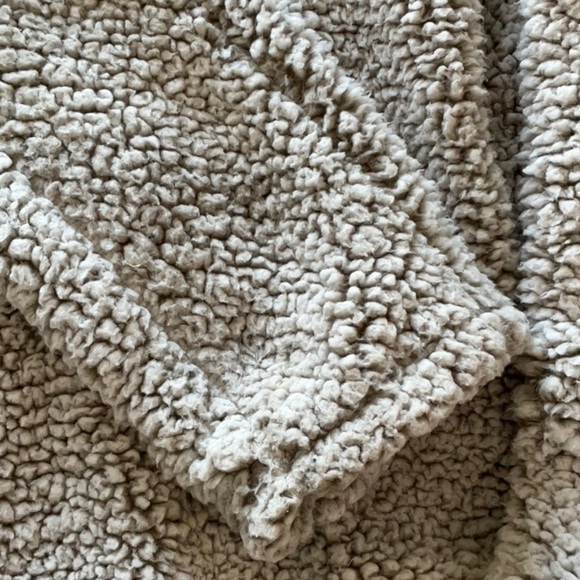 Thread & Supply Lined Oversized 3/4 Zip Sherpa Size Medium - Picture 5 of 6